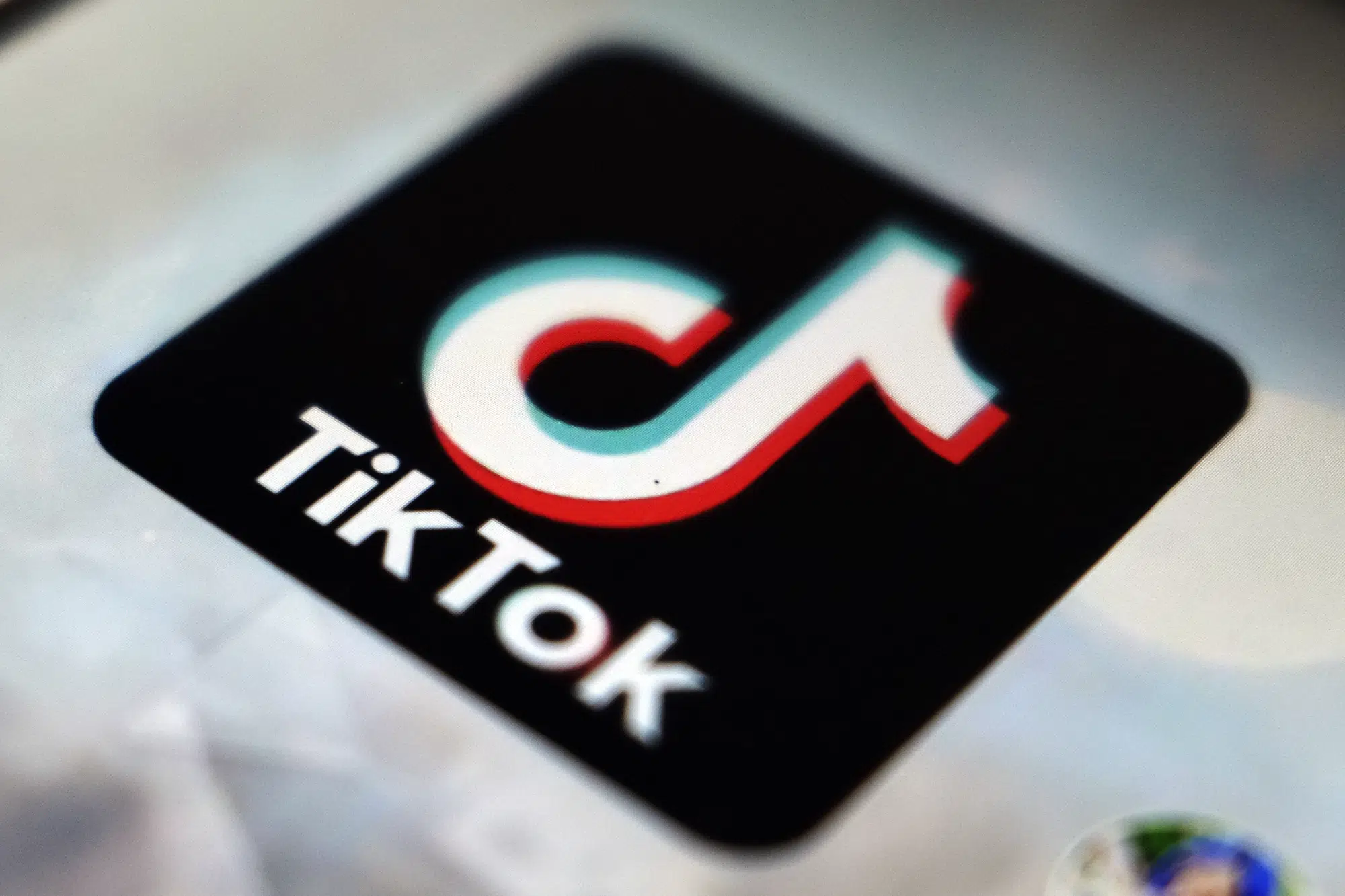 TikToku vendos kufi ditor të kohës para ekranit
