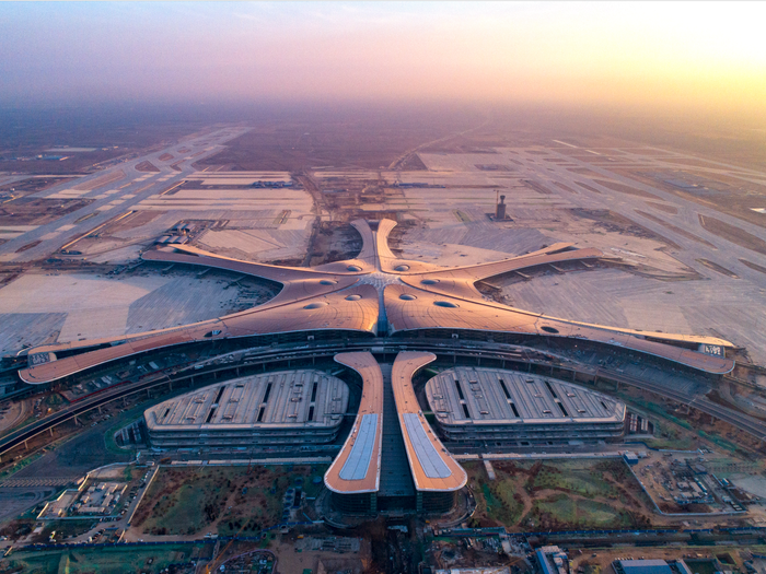 Cilat janë 7 aeroportet më të mëdha në botë?