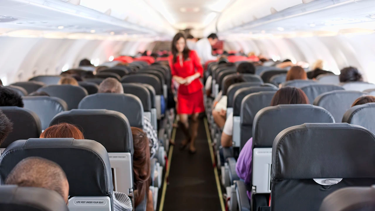 Shtyhet fluturimi pas grindjes se stjuardesave në aeroplanin SkyWest